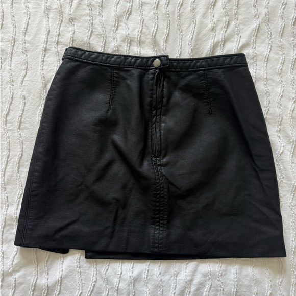 ‼️SOLD‼️ Black Vegan Leather moto Midnight Black Leather Mini Skirt 6 - Picture 3 of 4